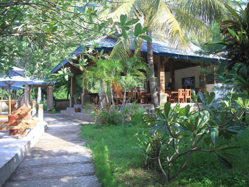 Oyo 1363 Gili Indah Resort Gili Islands Exterior photo